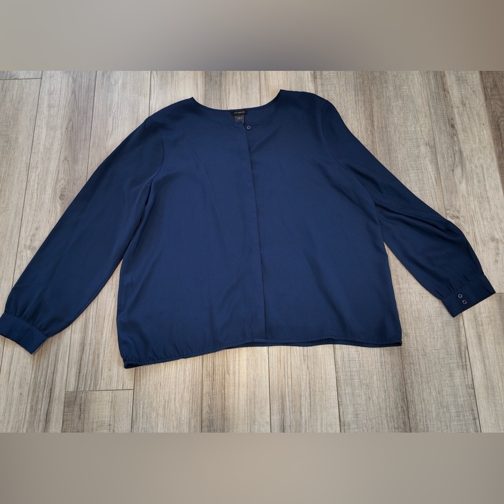 Ann Taylor Women’s Navy Blue Long Sleeve Blouse – Size XL